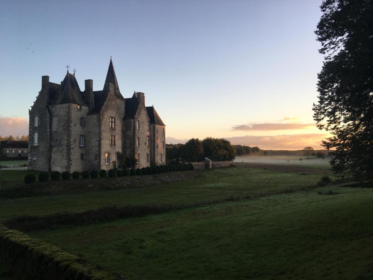 Chateau De Bourgon Montourtier Eksteriør bilde