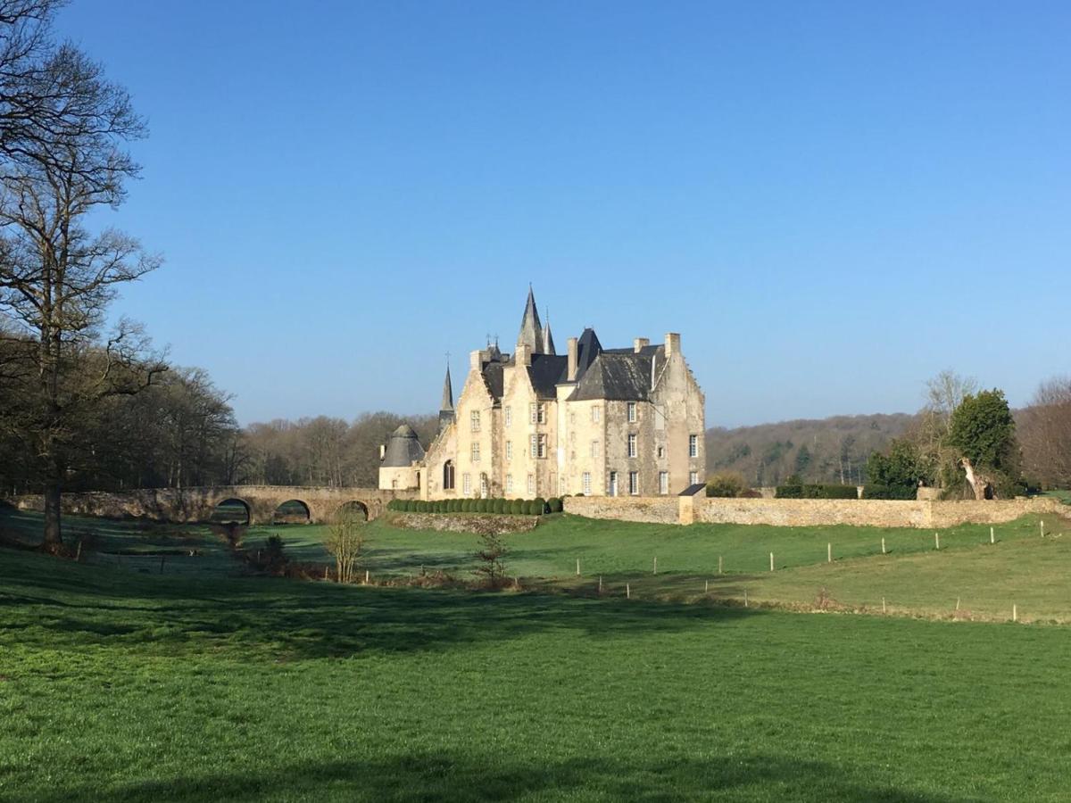 Chateau De Bourgon Montourtier Eksteriør bilde